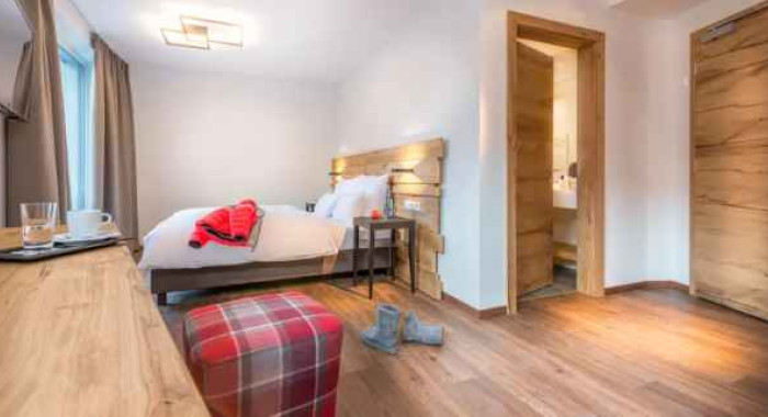 Hotel Grischuna, St Anton ski chalet, image 4